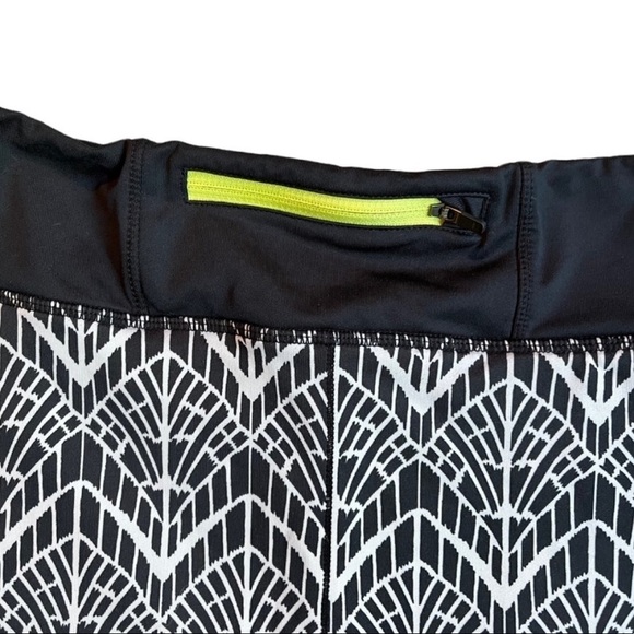 TITLE NINE Black & White Printed Skorts Size XS - Picture 4 of 8